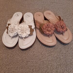 Nurture by Lamaze White and Tan Floral Sandals